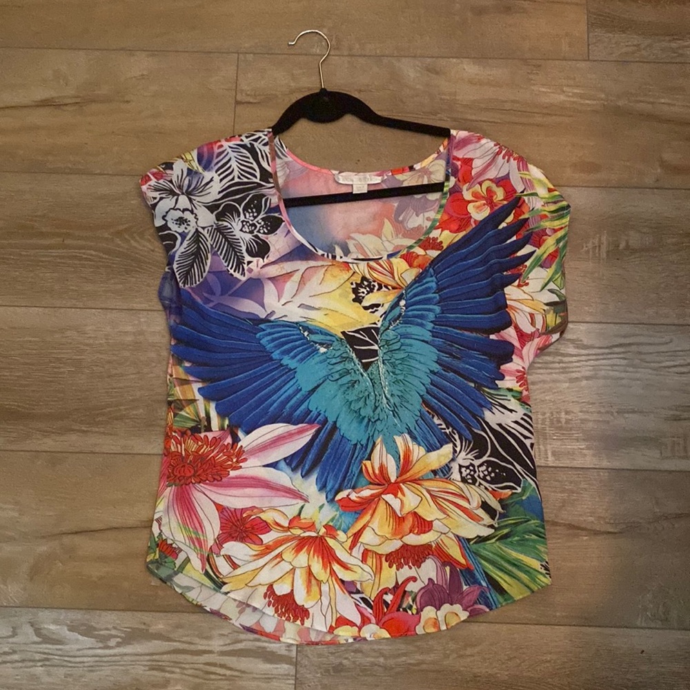 EUC Boston Proper satin t-shirt in gorgeous tropical print. Size 0.